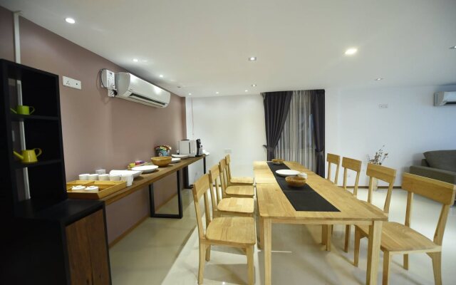 The Varsity House Inn & Serviced Apartments