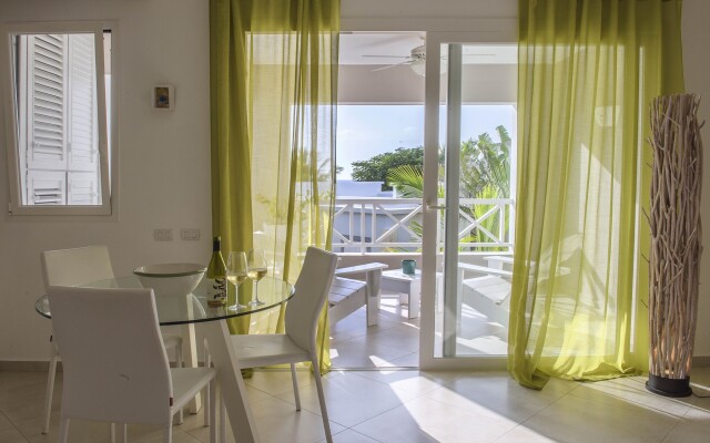 TRACADERO Beach Club and Holidays Rentals