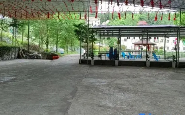 Huarong Country House
