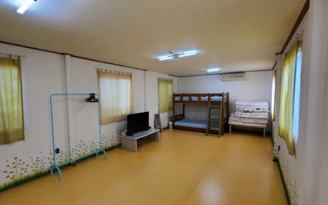 Oreum Guesthouse - Hostel