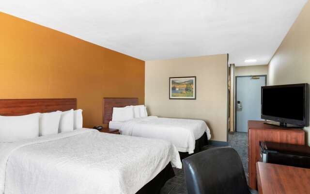 Howard Johnson by Wyndham Gillette