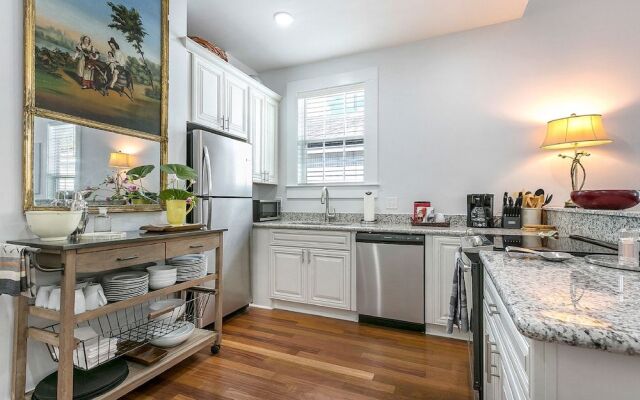 Spacious 5 Bedroom Near Magazine St & Uptown