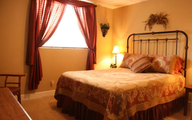 Monroe Street Suites