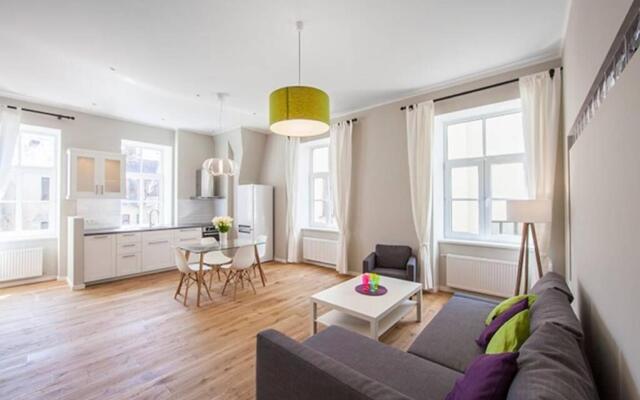 Modern & Spacious 80m2 Apartment in Riga Old Town
