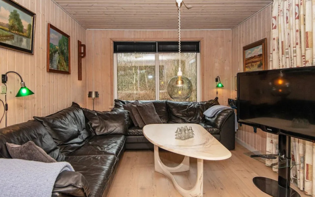 10 Person Holiday Home in Oksbol