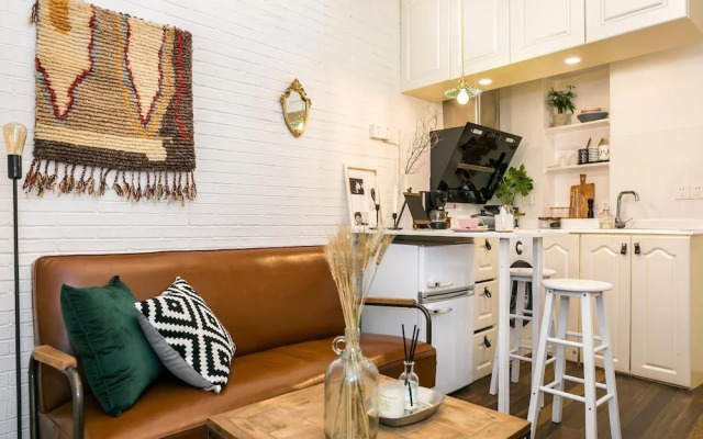Le Mansion Apartment