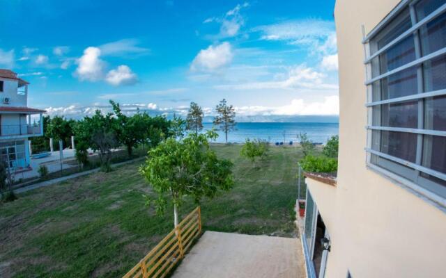 Sandy Beach Houses - Sea View