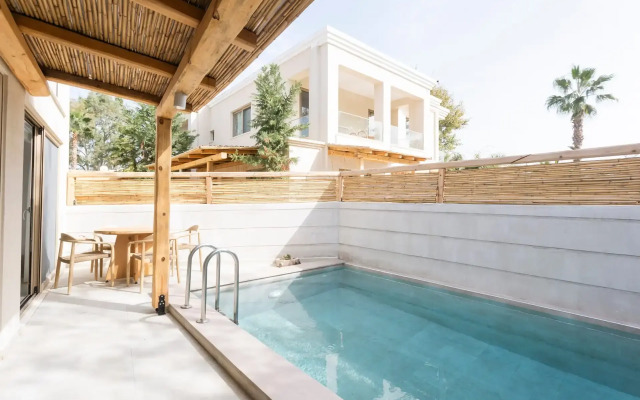 Nusa Suites & Villas