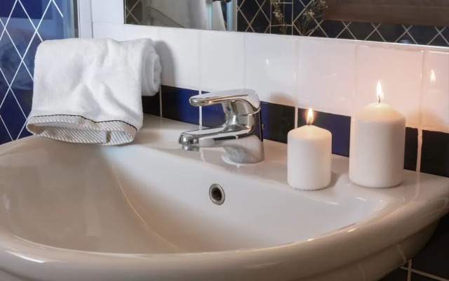 Tranquil Palau Green Village Studio Sleeps 2 Plus a Child bed Possible num 0476
