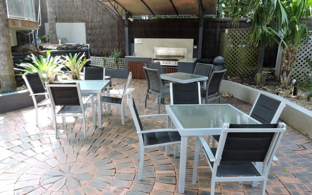 Aristocrat Apartments