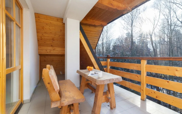 Zakopane Ski Apartment near Polana Szymoszkowa by Renters