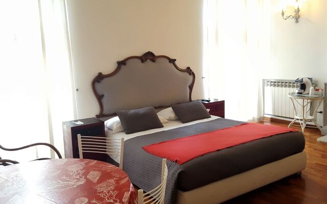 Spanish Steps Suite