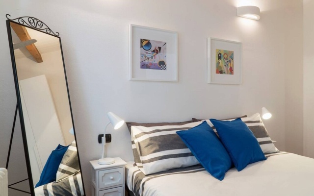 Large apartment in Milan center