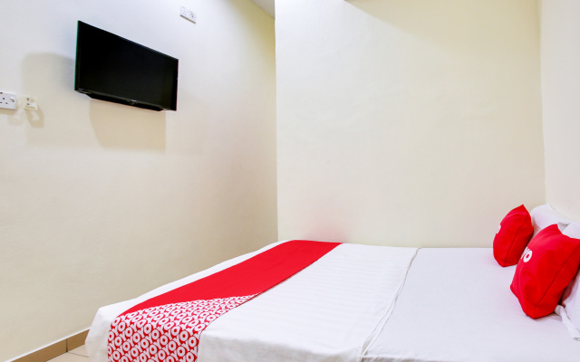 OYO 89656 Melati Hotel Nilai