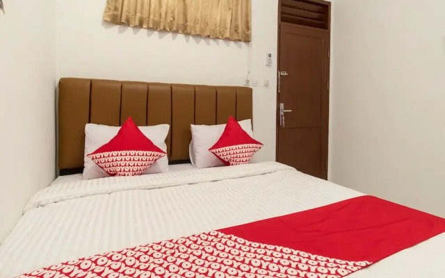 Super OYO 356 Titipapan Residence