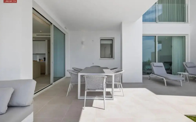 Hillside Flat With Pool in Palo Alto - Ref M49