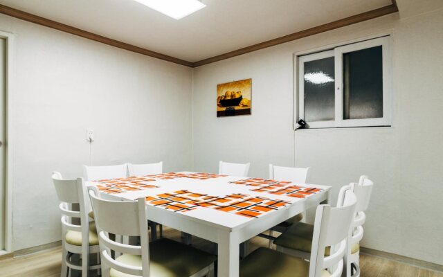 10 Guesthouse - Hostel