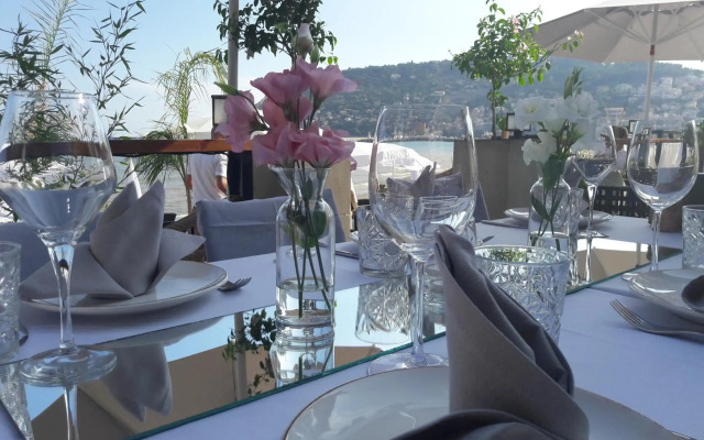 Sun Hotel by En Vie Beach - Adults Only