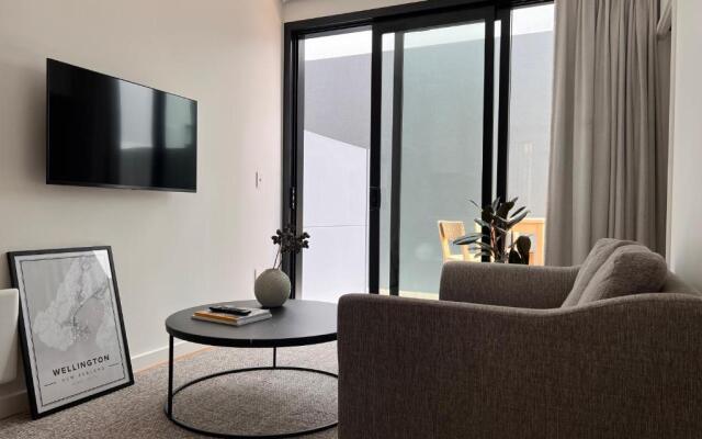 Stylish 2 bedrooms townhouse in Central