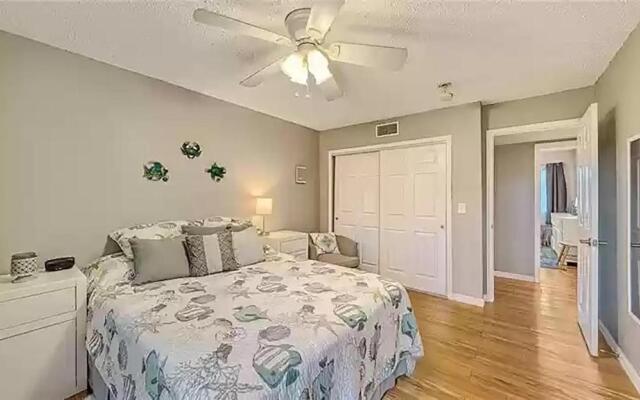 Lovely 3 Bedroom Condo On Golf Course