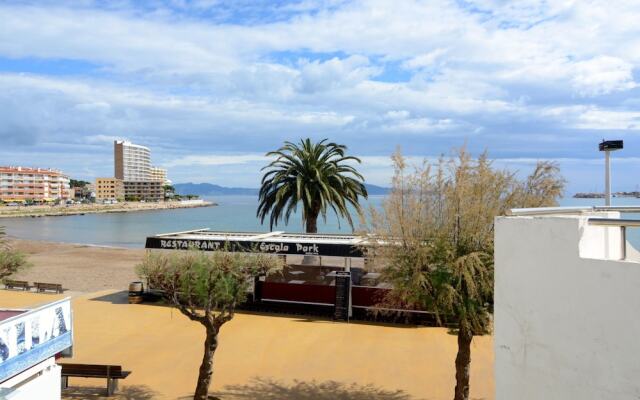 Apartamentos Riells Park