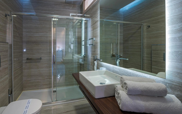 Alexandra Beach Resort & Spa