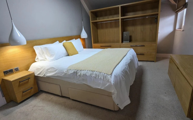 Spacious Penthouse Apartment in Merthyr Tydfil