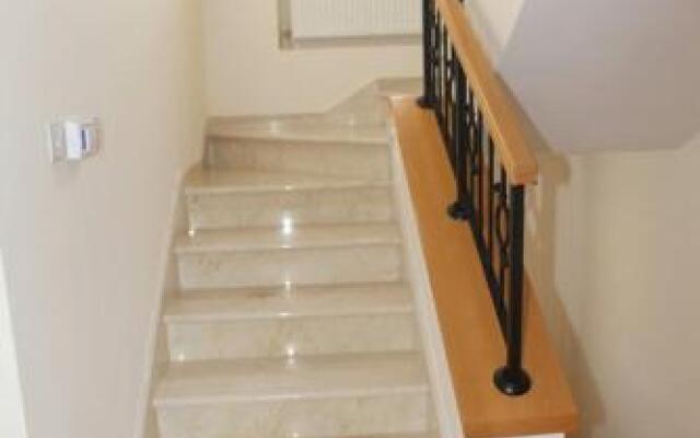 Anthorina Villa 12