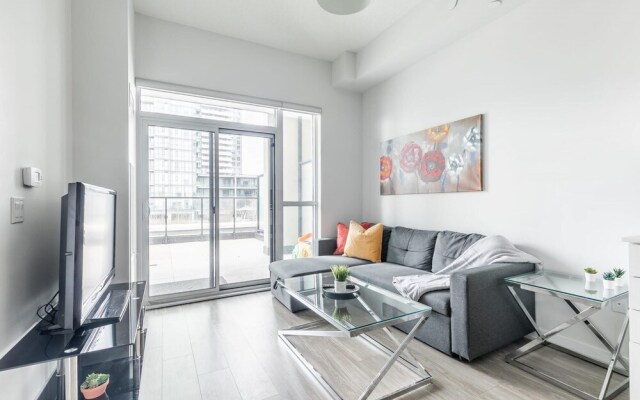 Bright and Spacious 1BR Condo w Large Balcony