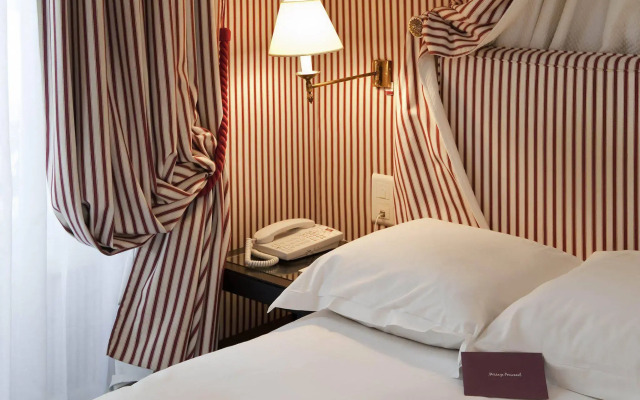 Le Belgrand Hotel Paris Champs Elysees, Tapestry by Hilton