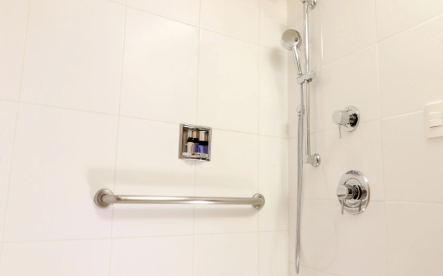 Staybridge Suites Guadalajara Expo by IHG