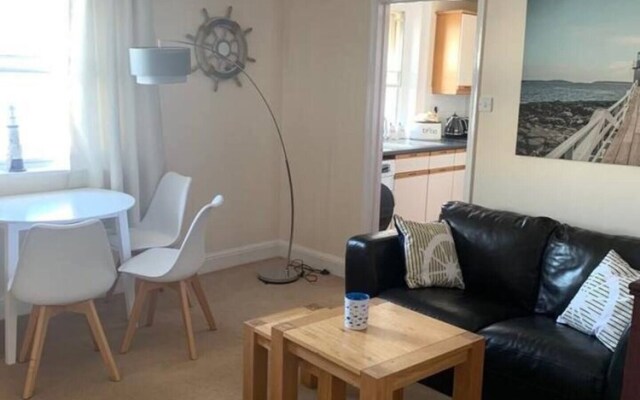 Admirals Harbour View 2-bed Apartment in Harwich