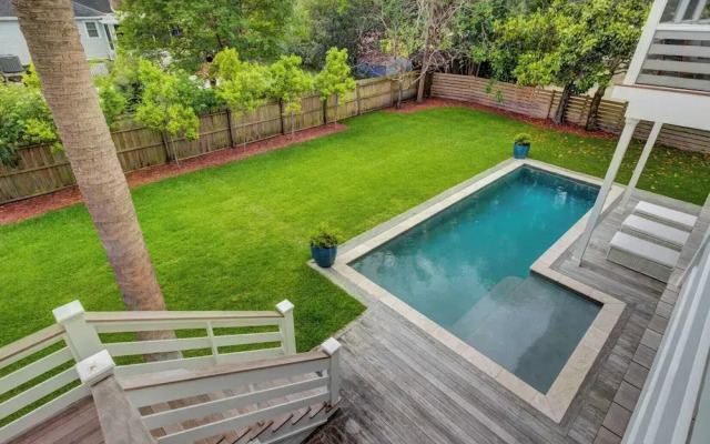 Be a Sullivans Local! 1307 Cove Avenue by Avantstay Pool + Outdoor Living