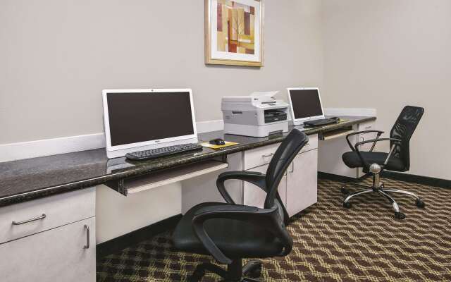 La Quinta Inn & Suites by Wyndham Stephenville