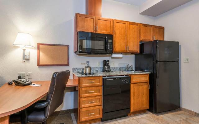 Candlewood Suites Burlington South by IHG