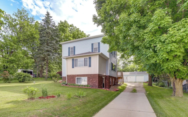 Near Saugatuck Dunes: Pet-friendly Fennville Home!