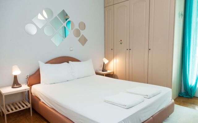 Brand new apt in central Athens