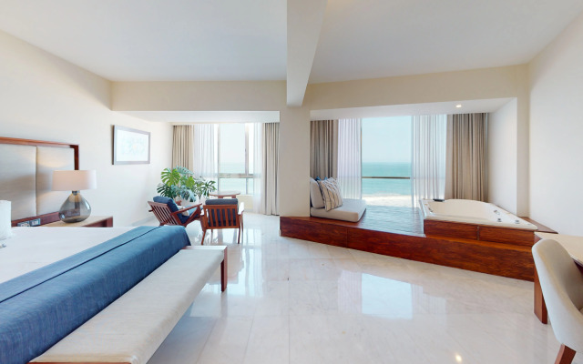 Park Royal Beach Mazatlán