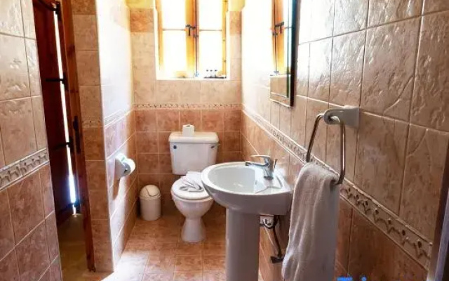 Villeleynah - 5 bedrooms (sleeps 12+ 2 kids) Munxar village