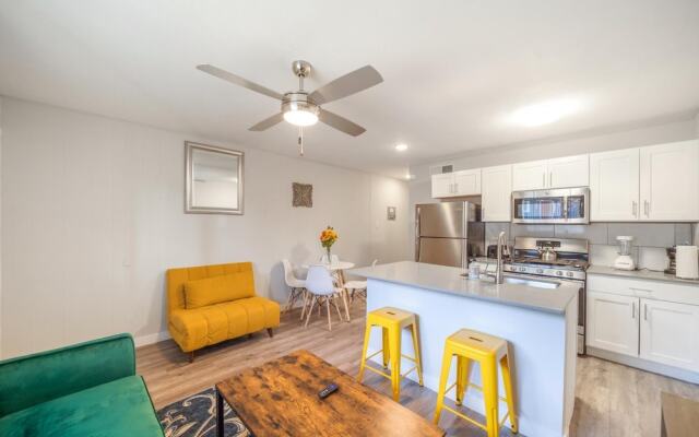 Stylish 1BR Near UT Highland Evonify