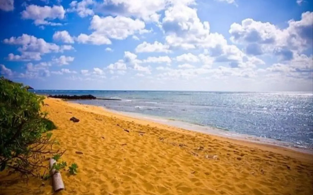Hale Tiare 2 Bedroom Condo by RedAwning