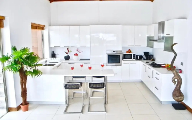 Stunning Private Pool Seaview Villa in Kata