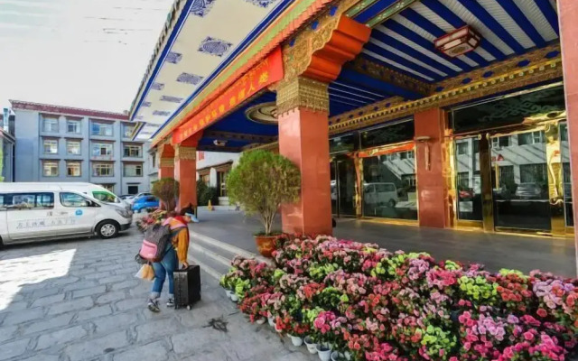 Gangjian Hotel