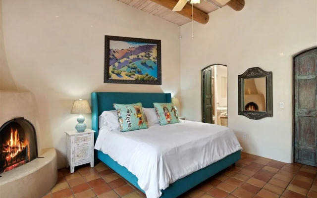 Casa Artista - A Work Of Art, One Block to Canyon Rd