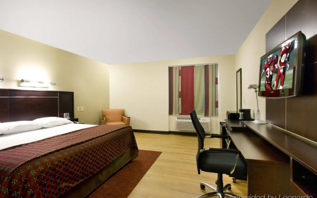 Red Roof Inn PLUS+ Columbus Downtown-Convention Center