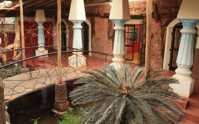 Saraya Art Cafe B&B