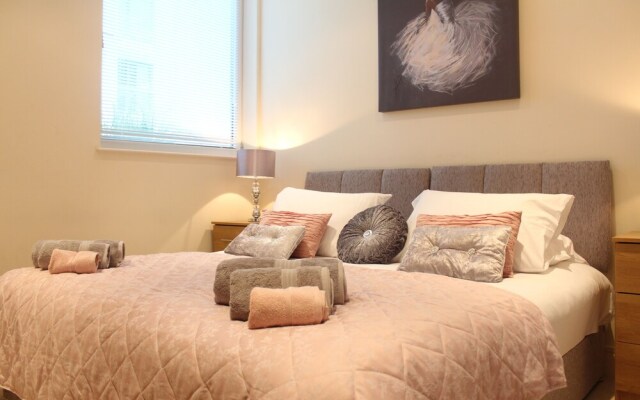 South Quay Apartment One