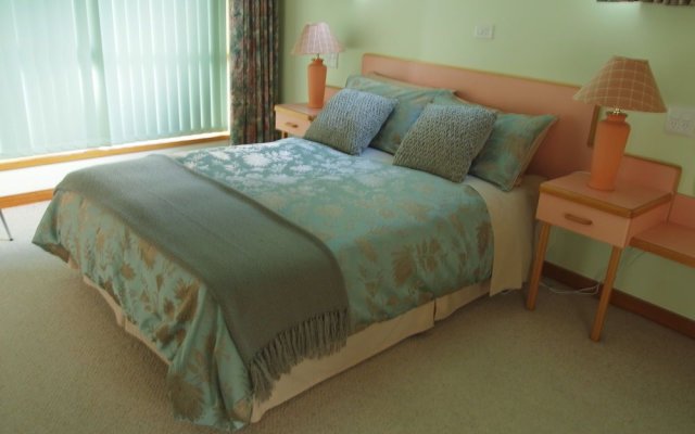 Beachside Retreat West Inlet – Guest Rooms – Stanley