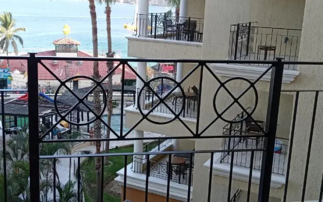 One Bedroom Ocean Front Suite on Medano Beach