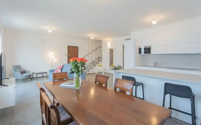 Dream Lake Apartments